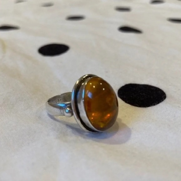 Amber sterling silver ring - Picture 2 of 4